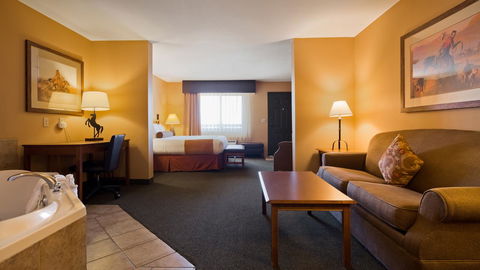 Best Western Plus Country Inn & Suites - LBG 6