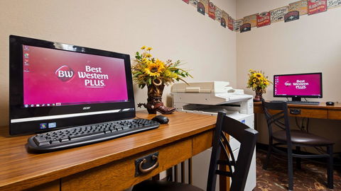 Best Western Plus Country Inn & Suites - LBG 29