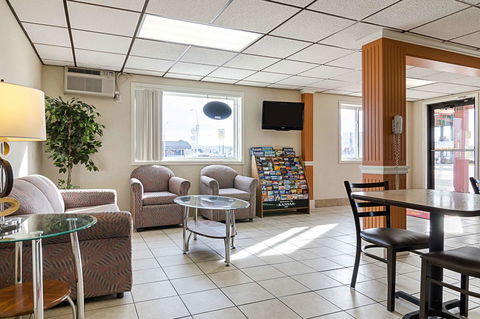 Econo Lodge Hays - LBG 6