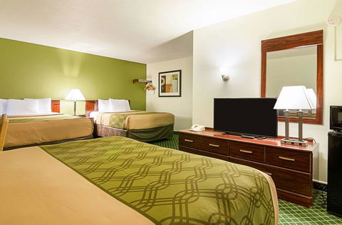 Econo Lodge Hays - LBG 9