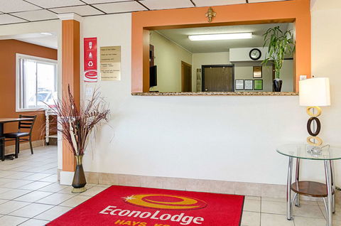 Econo Lodge Hays - LBG 18