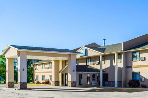 Quality Inn Great Bend - LBG 8