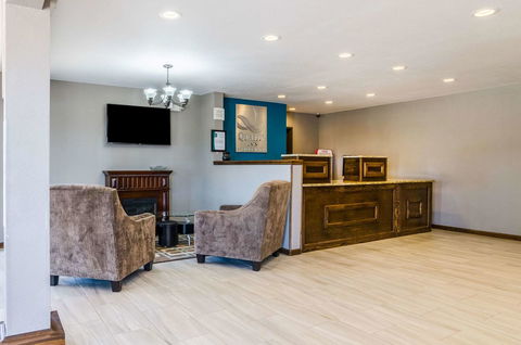 Quality Inn Great Bend - LBG 16