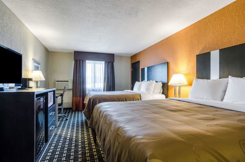 Quality Inn Great Bend - LBG 15