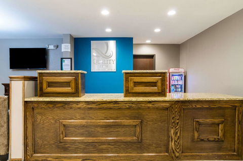 Quality Inn Great Bend - LBG 23