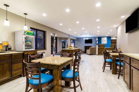 Quality Inn Great Bend - LBG 28