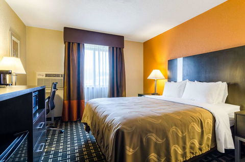 Quality Inn Great Bend - LBG 7