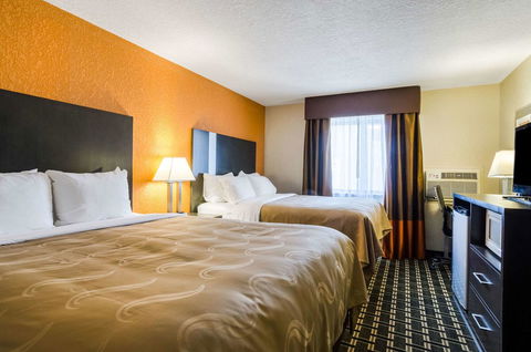 Quality Inn Great Bend - LBG 10