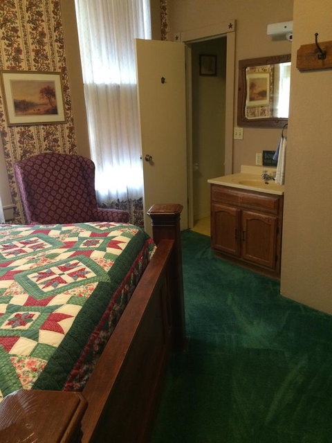 The Courtland Hotel & Spa - LBG 22