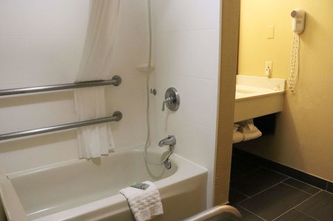 Best Western Magnolia Manor - LBG 30