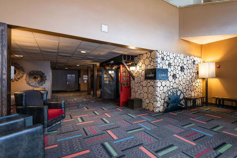 Grand Summit Hotel - LBG 36