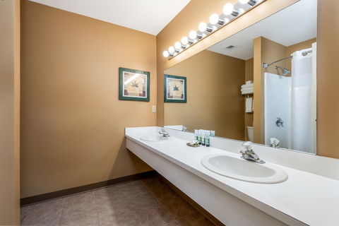 Grand Summit Hotel - LBG 3