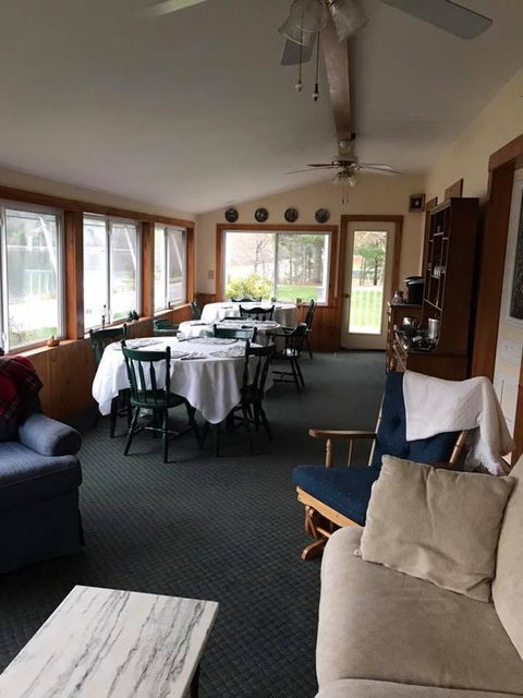 Pleasant Lake House B&B - LBG 8