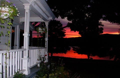 Pleasant Lake House B&B - LBG 23