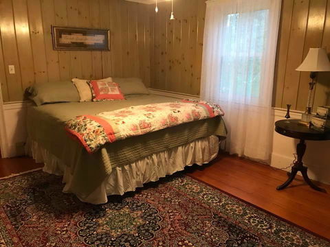 Pleasant Lake House B&B - LBG 15