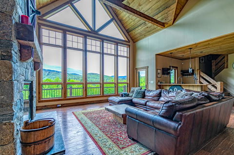 Mountain Estate Family Getaway - LBG 7