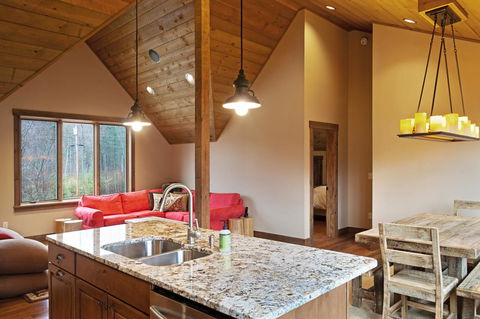 Mountain Estate Family Getaway - LBG 36