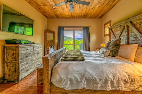 Mountain Estate Family Getaway - LBG 15