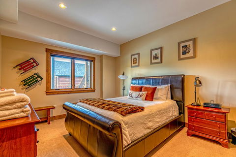 Mountain Estate Family Getaway - LBG 23