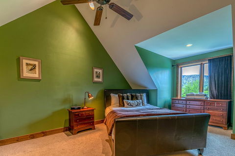 Mountain Estate Family Getaway - LBG 19