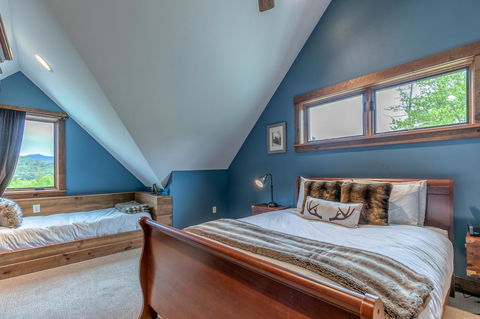 Mountain Estate Family Getaway - LBG 16