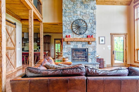 Mountain Estate Family Getaway - LBG 4