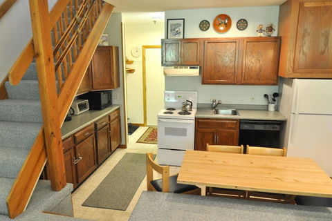 Slopeside: Cascades C-10 - LBG 12