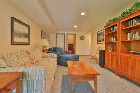 Locke Mountain D1 - LBG 37