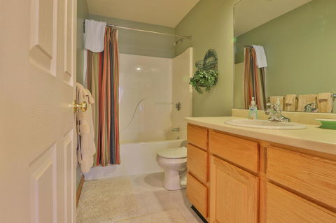 Locke Mountain D1 - LBG 17