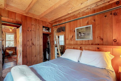 2 Bed 1 Bath Vacation Home In Greenville - LBG 16