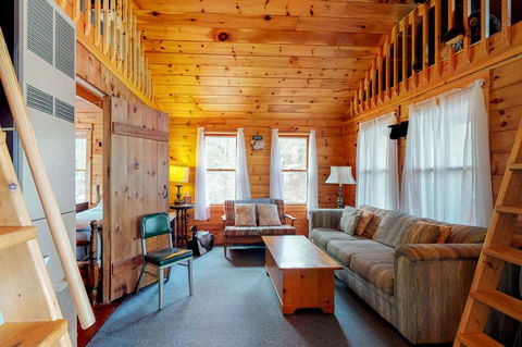 2 Bed 1 Bath Vacation Home In Greenville - LBG 3