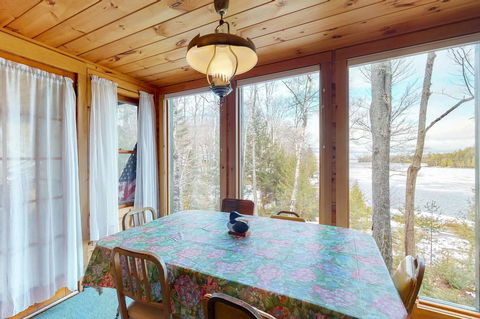2 Bed 1 Bath Vacation Home In Greenville - LBG 9