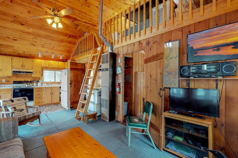 2 Bed 1 Bath Vacation Home In Greenville - LBG 4