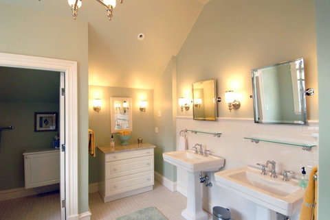 Magnificent Waterfront Estate - LBG 33