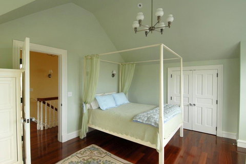 Magnificent Waterfront Estate - LBG 32