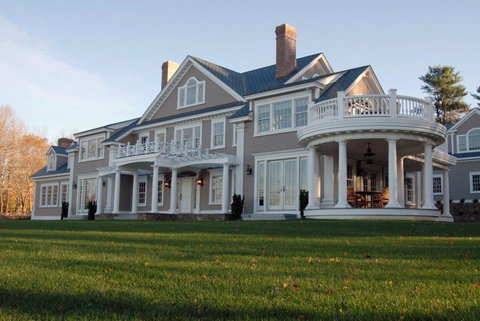 Magnificent Waterfront Estate - LBG 0