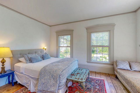 C.W. Hooke House A - LBG 11