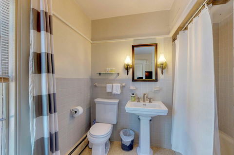 C.W. Hooke House A - LBG 9