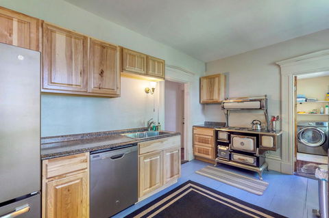 C.W. Hooke House A - LBG 3