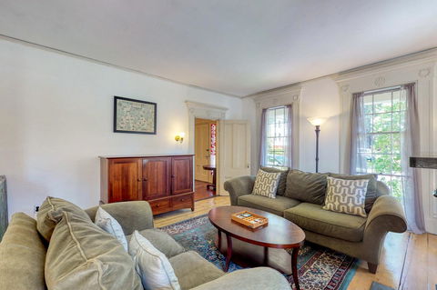 C.W. Hooke House A - LBG 4