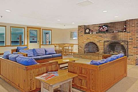 1 Bed 1 Bath Vacation Home In Newry - LBG 16