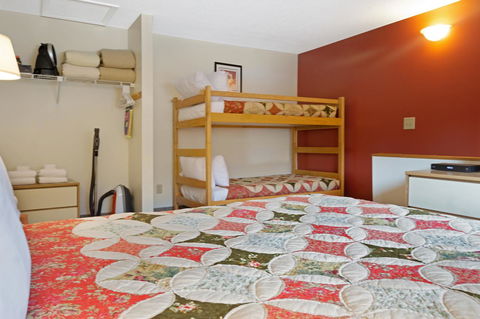 1 Bed 1 Bath Vacation Home In Newry - LBG 11