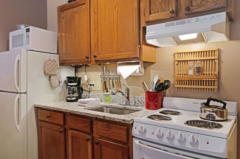 1 Bed 1 Bath Vacation Home In Newry - LBG 5