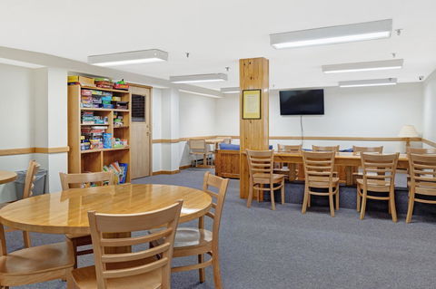 1 Bed 1 Bath Vacation Home In Newry - LBG 15