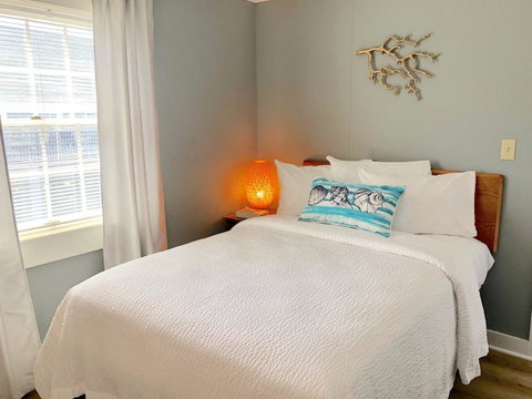 Hyannis Inn - LBG 39