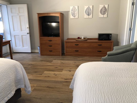 Hyannis Inn - LBG 29