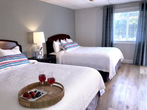 Hyannis Inn - LBG 1