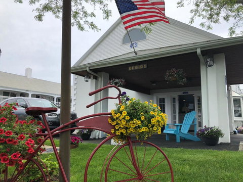 Hyannis Inn - LBG 6