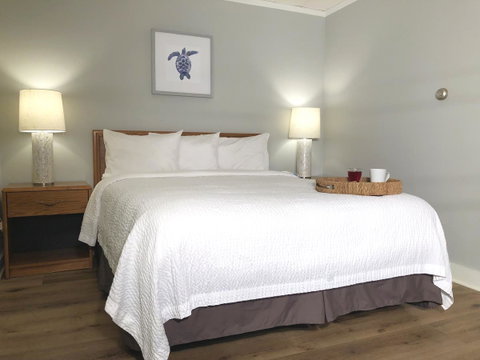 Hyannis Inn - LBG 21