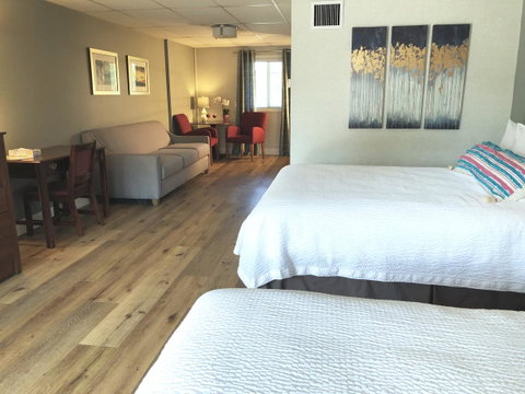 Hyannis Inn - LBG 42